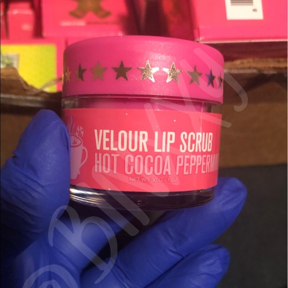 Jeffree Star Hot Cocoa Peppermint Velour Lip Scrub - Picture 5 of 9